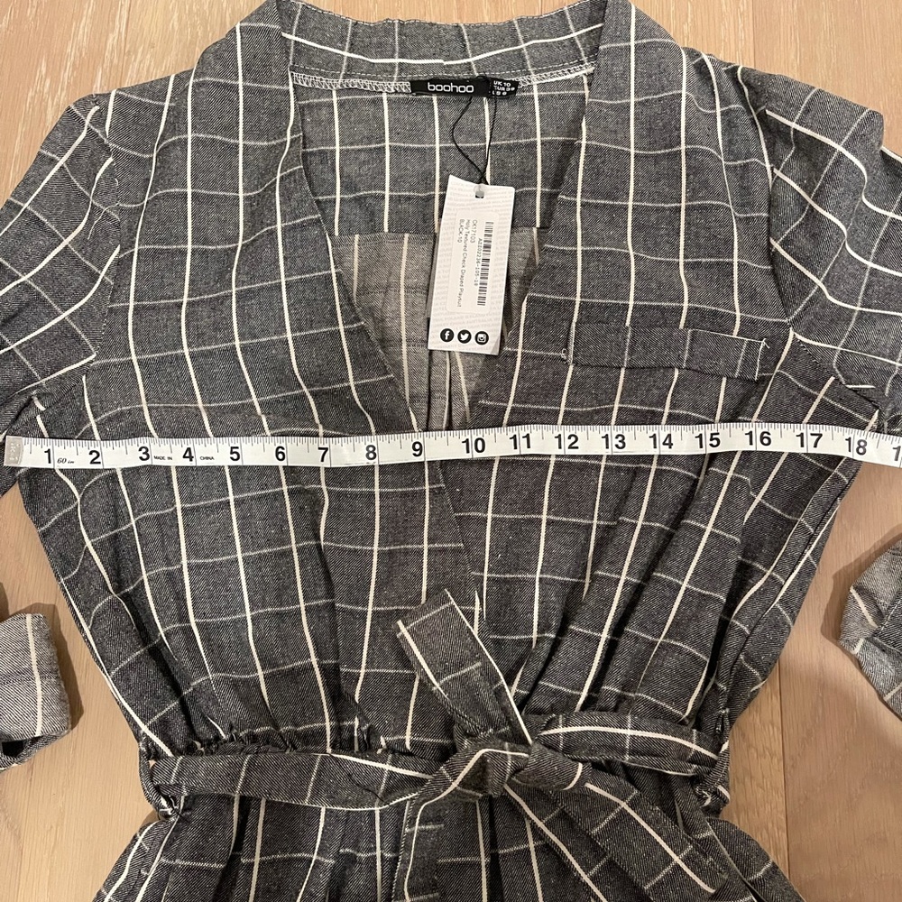 Boohoo gray and white quarter/long sleeve romper - Picture 4 of 4